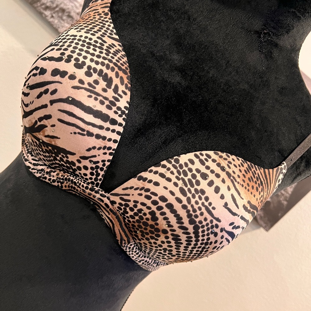 VICTORIA’S SECRET BIOFIT - animal print bra - 34DD